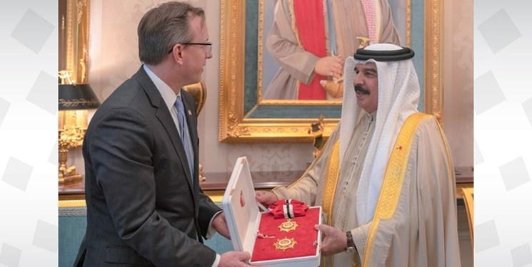 اعطای نشان شماره یک بحرین به سفیر آمریکا در منامه