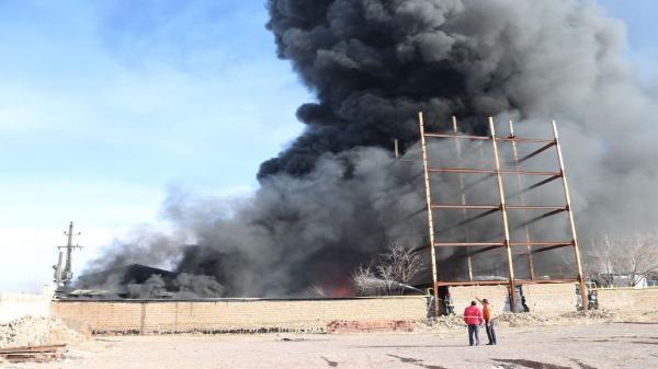 آخرین خبر ها از حادثه آتش سوزی در ناحیه چرم سازی بویین زهرا